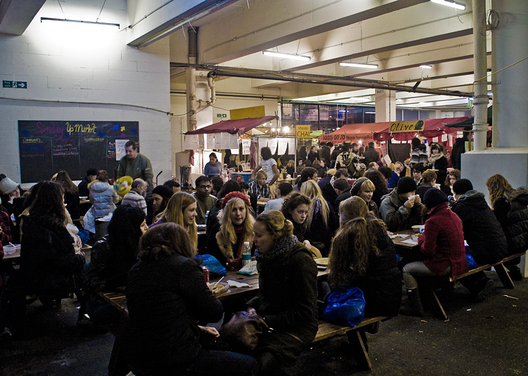 cena internacional en el sunday up market