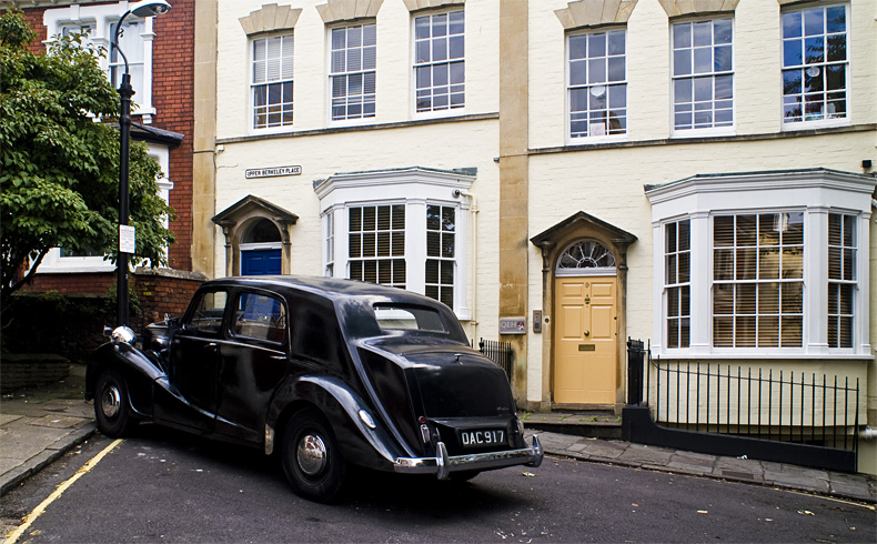 the old black car