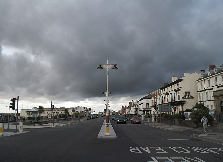 cielo gris sobre southport