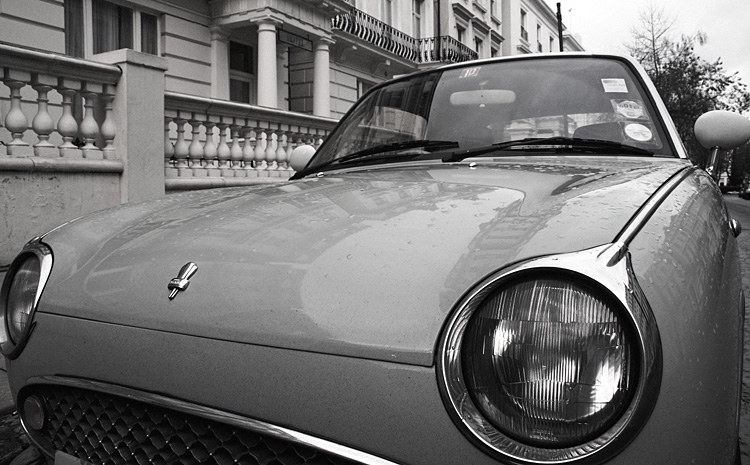 nissan figaro en notting hill