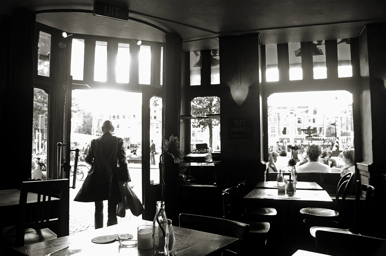 un café en amsterdam