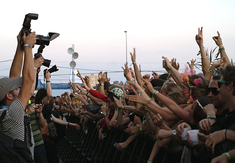 los fotógrafos y el público de babyshambles