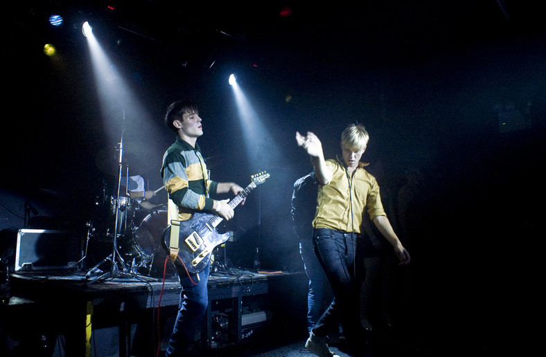 the drums en el mondo club