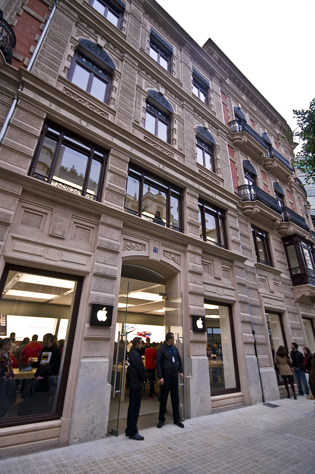 apple store abre sus puertas en valencia